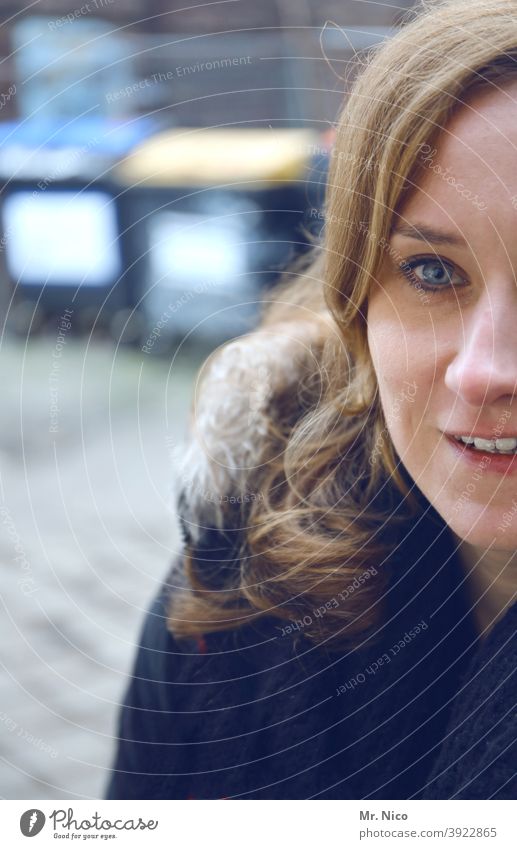 half face face half Woman portrait Feminine Hair and hairstyles Head Face Eyes Nose Mouth Smiling Self-confident Contentment Sympathy Warm-heartedness Optimism