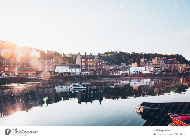 Port in Oban/Scotland at sunrise Free time_2017 Joerg farys theProjector the projectors Deep depth of field Sunrise Sunbeam Sunlight Silhouette Contrast Shadow