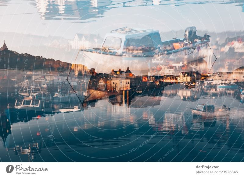 Multiple exposure in Oban/Scotland at sunrise with boats Free time_2017 Joerg farys theProjector the projectors Deep depth of field Sunrise Sunbeam Sunlight