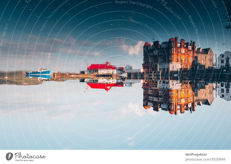 Port in Oban/Scotland at sunrise III Free time_2017 Joerg farys theProjector the projectors Deep depth of field Sunrise Sunbeam Sunlight Silhouette Contrast