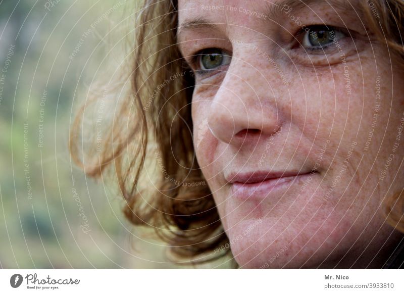 Satisfied and sympathetic Face portrait Woman Looking pretty Smiling Beauty & Beauty Freckles Mouth Lips eyes Hair and hairstyles Curl Feminine Self-confident