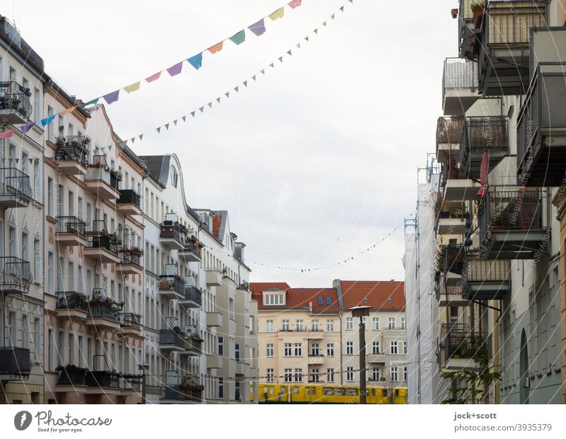 Schönhauser view from the side street Street art Decoration Solidarity Joie de vivre (Vitality) Housefront City district neighbourhood