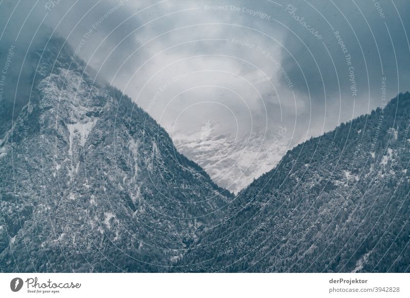 Snowy landscape in the Stubaital with distant view III Winter's day Snowscape Deep depth of field Contrast Shadow Light Day Copy Space top Structures and shapes