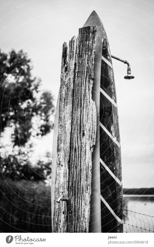 Upcycling of an old surfboard and an old wooden board | Outdoor shower and water tap at the lake upcycling Surfboard Wooden board Tap Shower Shower head