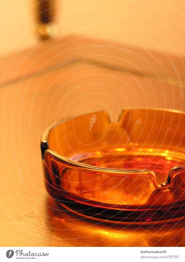 ashäbechä Ashtray Hotel Room To enjoy Blur Calm Brown Red Table Living or residing Smoking Glass