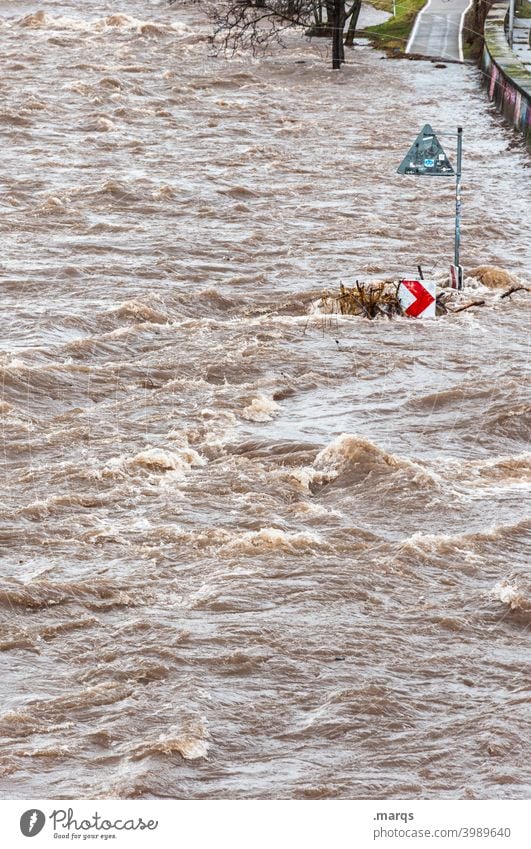 cycle path Water Deluge High tide River Arrow Safety Road traffic Storm Force of nature Exceptional Flood peril state of emergency