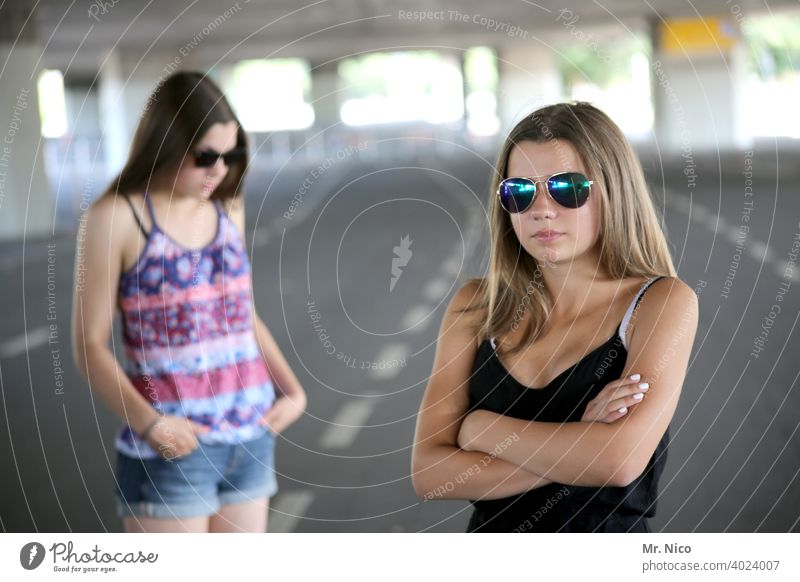 cool duo portrait Lifestyle Sunglasses Cool (slang) Looking Fashion Long-haired crossed arms Stand Attractive good-looking Posture Youth (Young adults)