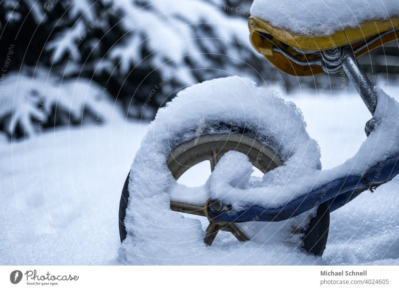 Children's wheel in the snow impeller Children's bike Bicycle Small Exterior shot Cycling Toddler Driving Infancy Snow Cold Winter