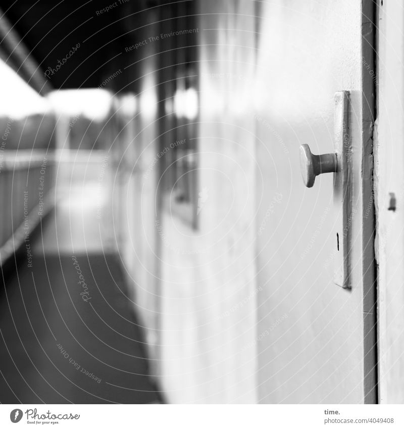 F60 Store door door handle Building Architecture reflection Corridor off roofed Ajar rail Depth of field Trashy slanting