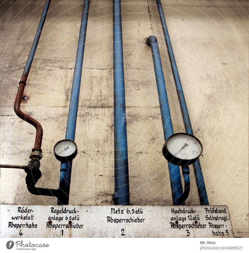 piping gate valve Pressure High pressure plant Transmission lines Wall (building) Building Conduit conduit Old Industrial Industrial plant Technology cordon