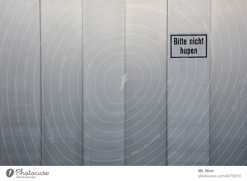 Signs I No honking Garage Garage door Signs and labeling sign Signage Please do not disturb Gray Characters Goal Clue Gloomy Warning label Letters (alphabet)