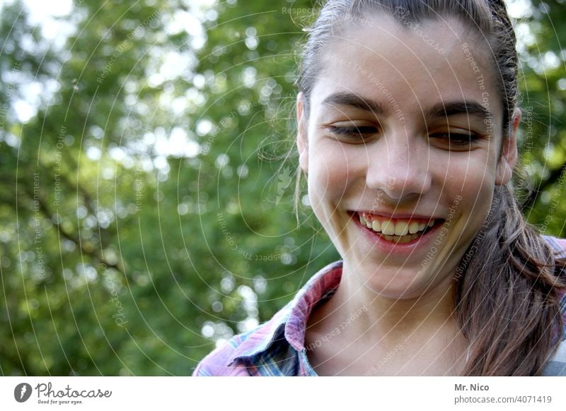 naturally refreshing Feminine Face Laughter Authentic pretty Happy Joie de vivre (Vitality) Sympathy Contentment Happiness Smiling Warm-heartedness portrait Joy