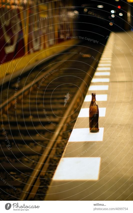 waiting for withdrawal Bottle of beer Empty platform edge Underground Platform Railroad tracks Stop (public transport) Station Subway station Underground tunnel