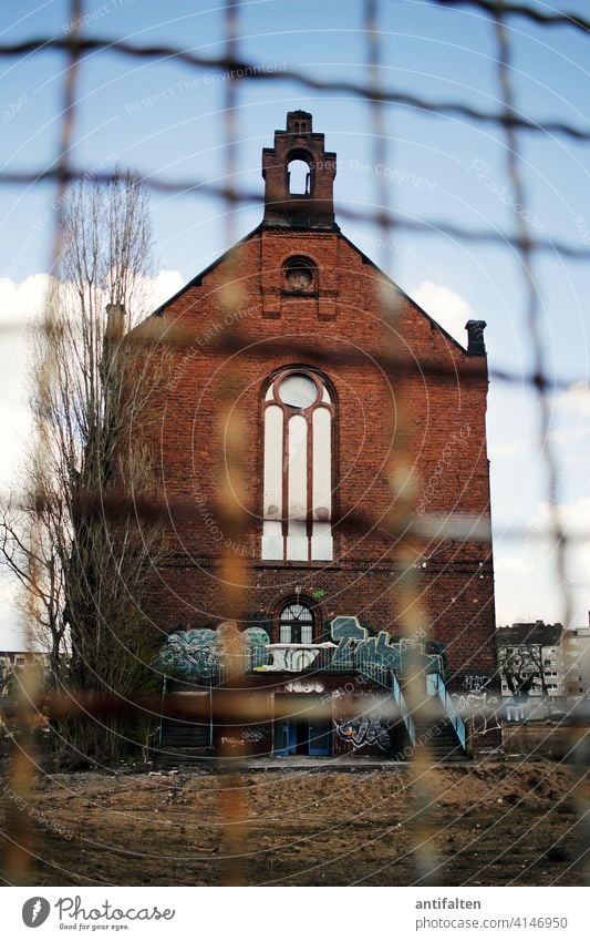 Protective measures Chapel Fence Fenced in lost places Building jail Architecture Colour photo Deserted Manmade structures Old Decline