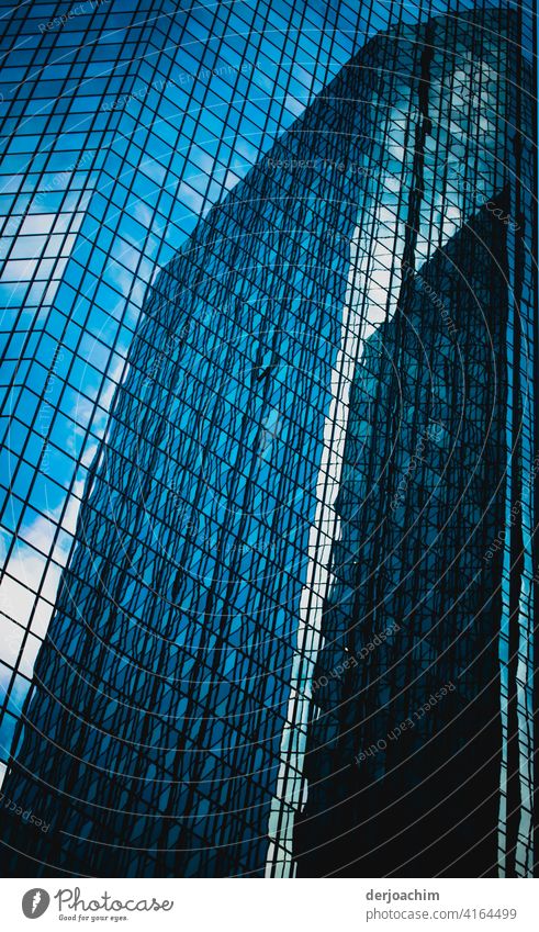 High-rise building in Mainhatten City. - Frankfurt a/ M - Shiny windows, steel in light and shadow. Towering and reflecting. Architecture Sky Modern Window Blue