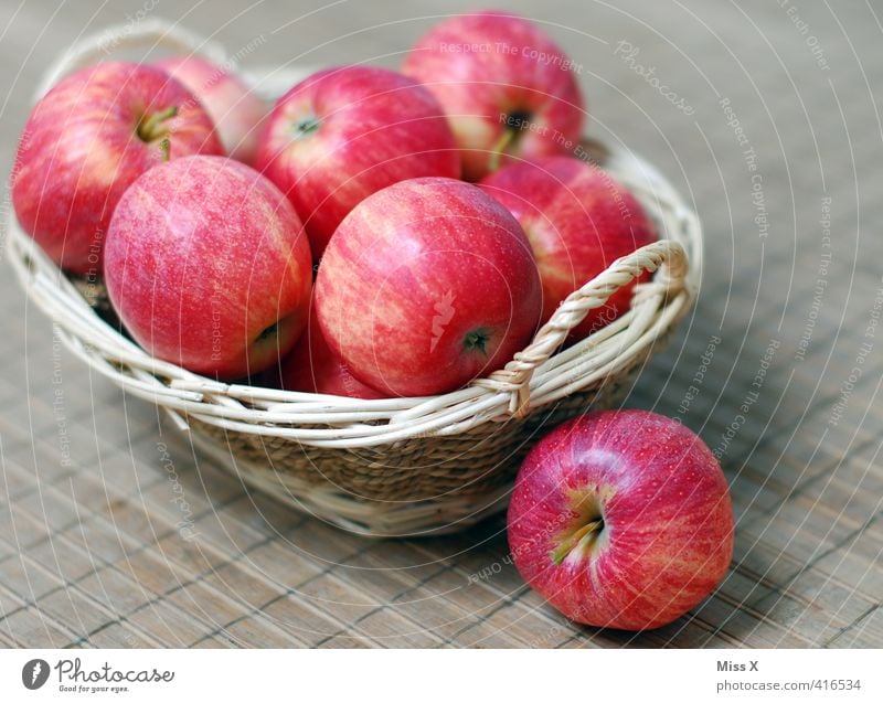 apple basket Food Fruit Apple Nutrition Organic produce Vegetarian diet Diet Fresh Healthy Delicious Sweet Fruit basket Meal Brunch Ingredients Colour photo