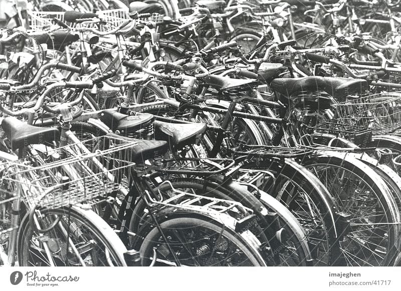 wheel melange Bicycle Chaos Parking Knot Mixture Heap Multiple Closed Integration Transport Many bicyclette compaction