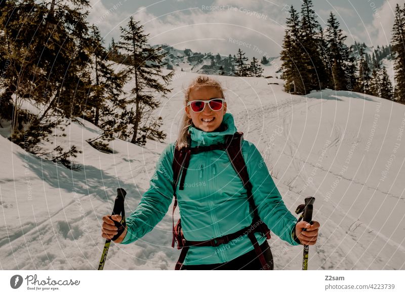 Hiker at the Soinsee in Upper Bavaria Pre-alpes closeness to nature outdoor Hiking Mountain Colour photo warm colors Landscape Alps Leisure and hobbies Contrast