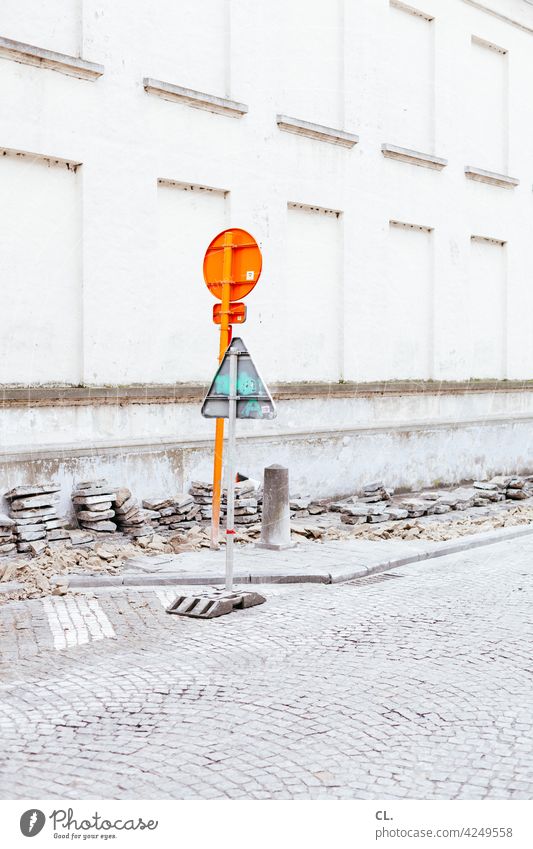 traffic signs Road sign Street Construction site Cobblestones Lanes & trails Signs and labeling Traffic infrastructure Signage Road traffic Warning sign Safety