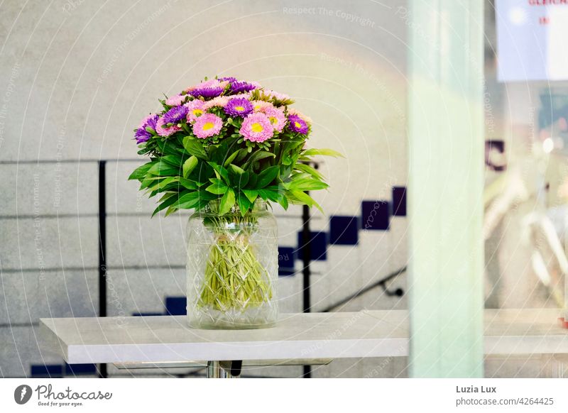 A bouquet of flowers embellishes the barrier of the ice cream parlour, only to go Ice Ice-cream parlor Bouquet Summer Flower Spring Decoration pretty Blossom