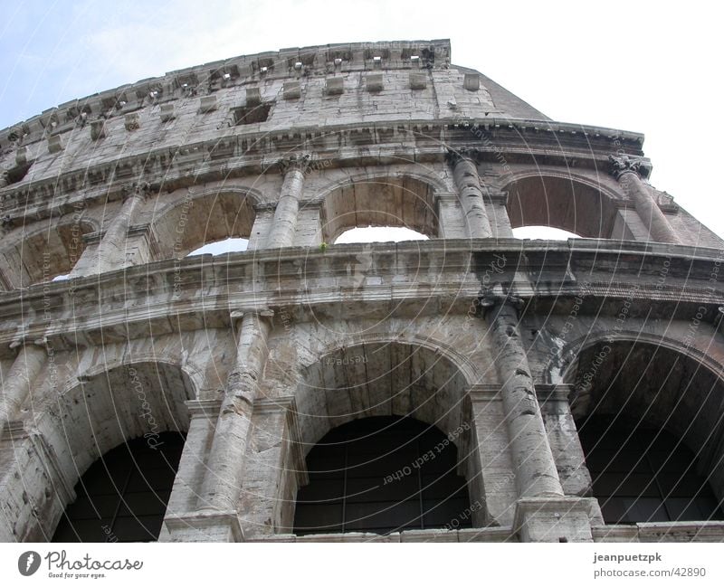 Colosseum in Rome Forum Romano Historic Gladiator Execution Temple of Ceasar Circus Wild animal Römerberg Past Bread and games