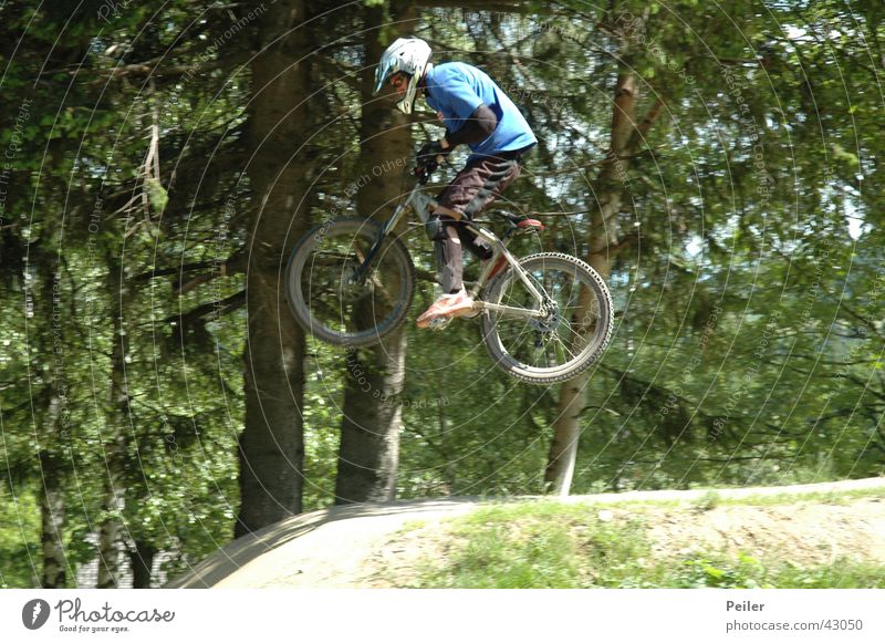 Jumpin in the bikepark 2 Mountain bike Hill Bicycle Extreme sports bike park