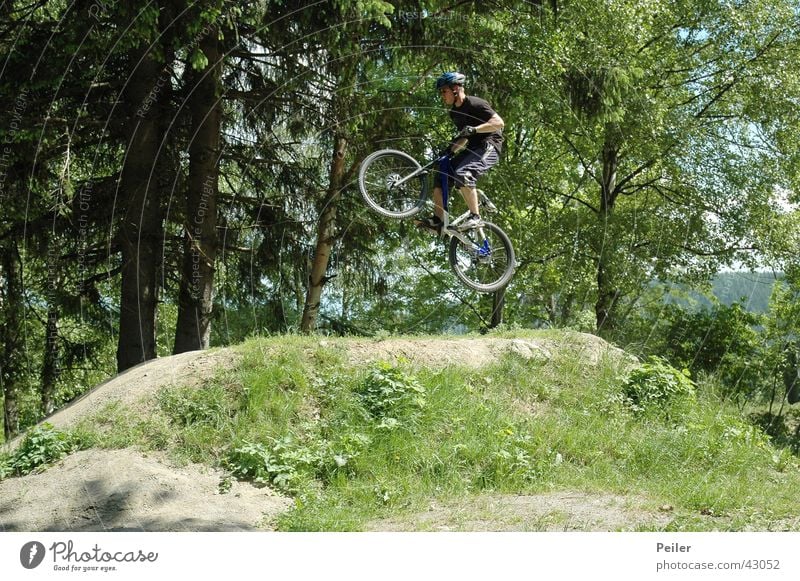 Jumpin in the bikepark Mountain bike Hill Bicycle Extreme sports bike park