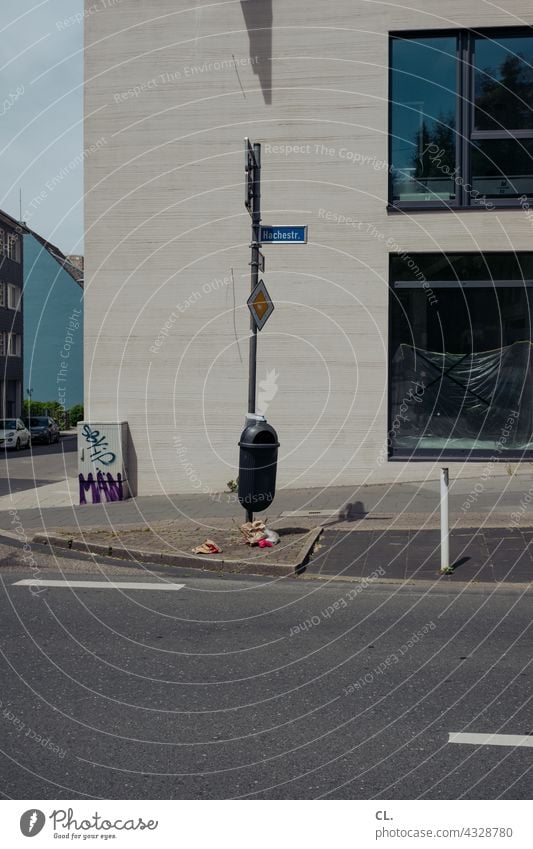 hachestr. Street rubbish bin Trash Gloomy bleak Town Gray forsake sb./sth. Bollard Building Window street sign