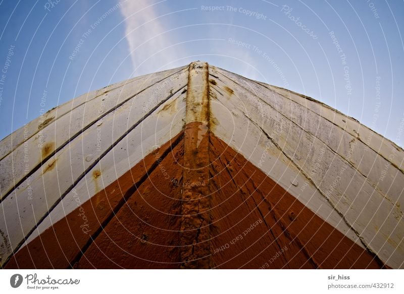 stem Navigation Fishing boat Sailboat Keel fuselage Plank Rust Stripe Old Historic Point Blue Brown Red White Upward Sky blue Hull Front view