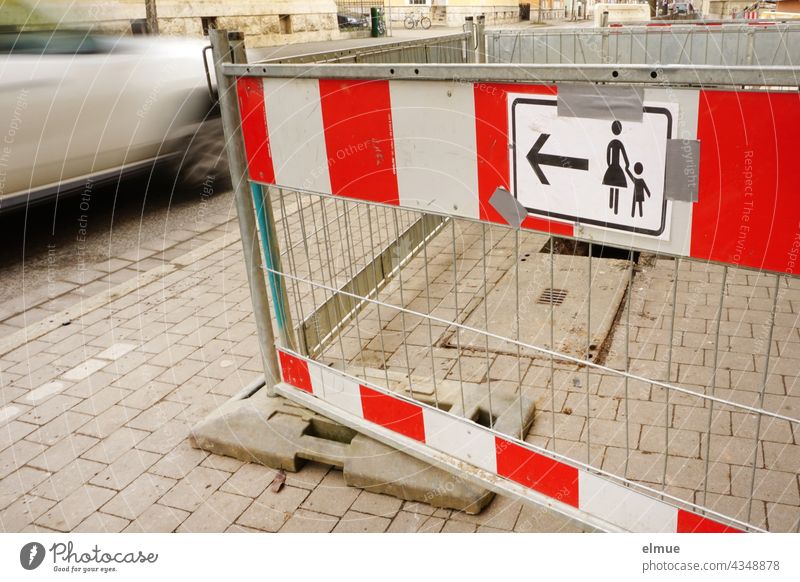 Car with motion blur, passing a place marked with warning beacons and the traffic sign - pedestrians use sidewalk on the left opposite - / VZ 1000-12 / pictogram / change of sides