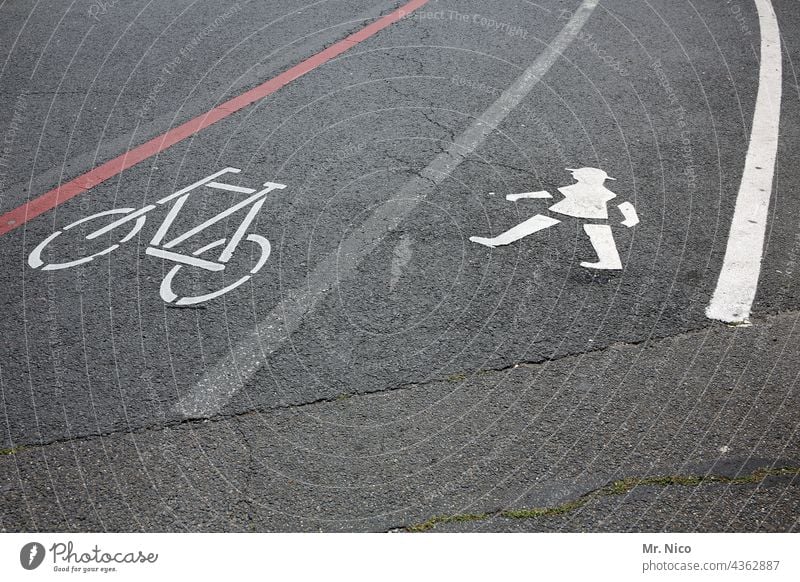 split path Cycle path Footpath Lanes & trails Traffic infrastructure Cycling Road traffic Deserted Street Asphalt Lane markings Divided Pedestrian precinct