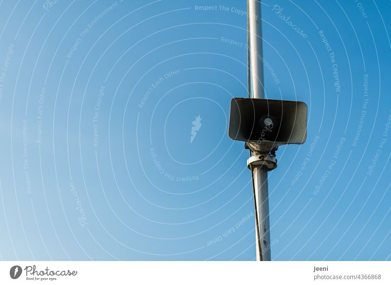 Loudspeaker on flagpole Loudspeaker announcement Megaphone Listening To talk Intercom system Information Volume Communicate communication Means of communication