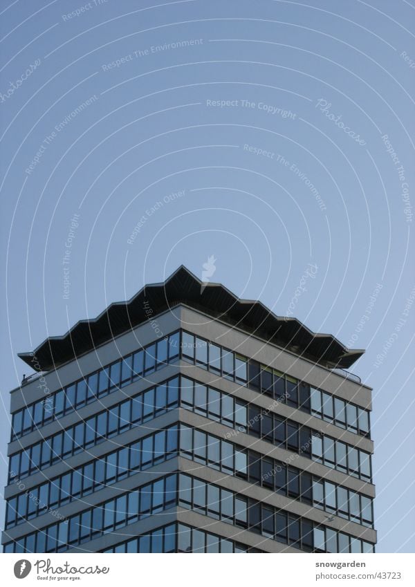 High rise of Dublin Sky Zigzag High-rise Seagull Window Architecture Blue bizarre Free