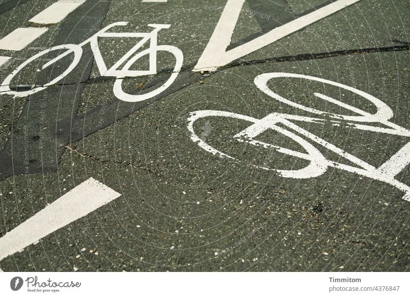 The other day in Nuremberg...bike lanes Traffic infrastructure Cycle path Road traffic Bicycle Cycling Pictogram Lane markings Direction Sign Lanes & trails