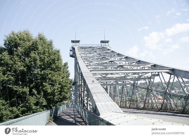 Blue Wonder, Loschwitz Bridge Loschwitzer Bridge Architecture Sky Manmade structures Bridge construction Historic Blaues Wunder Tourist Attraction half-timbered