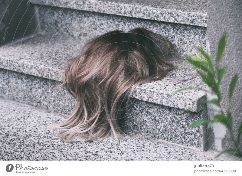 How much hair loss is actually normal...? Here are a lot of hairs on the stairs Hair and hairstyles Hair loss Wig Stairs Lie Doomed found Whimsical crazy lost