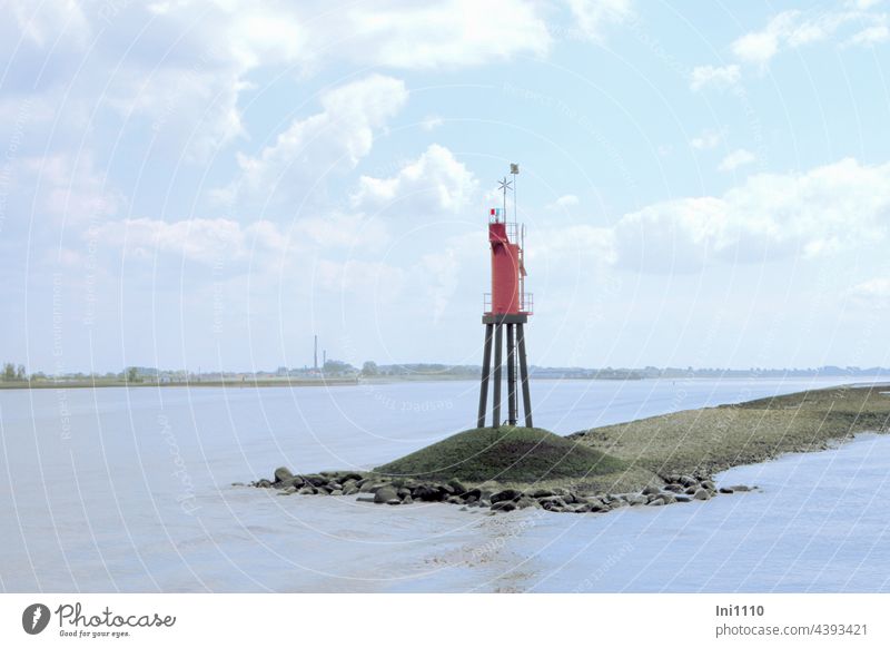 Direction light on the Rhinplate Nord in the Elbe near Glückstadt Island River Guide light Beacon red bin Iron frame seafaring Warn shallow Sandbank