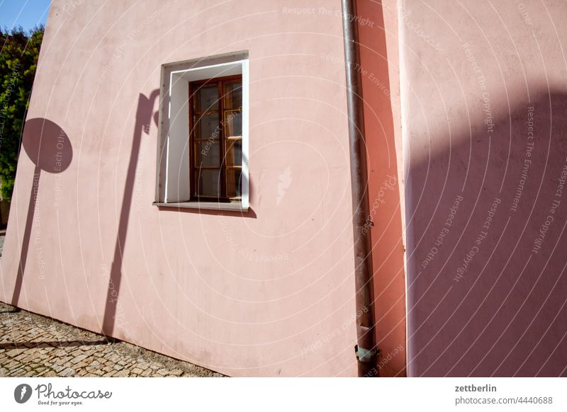 Angled facade Old town Architecture Alley Building House (Residential Structure) Historic Cobblestones Medieval times Summer Town city centre Tourism tourism