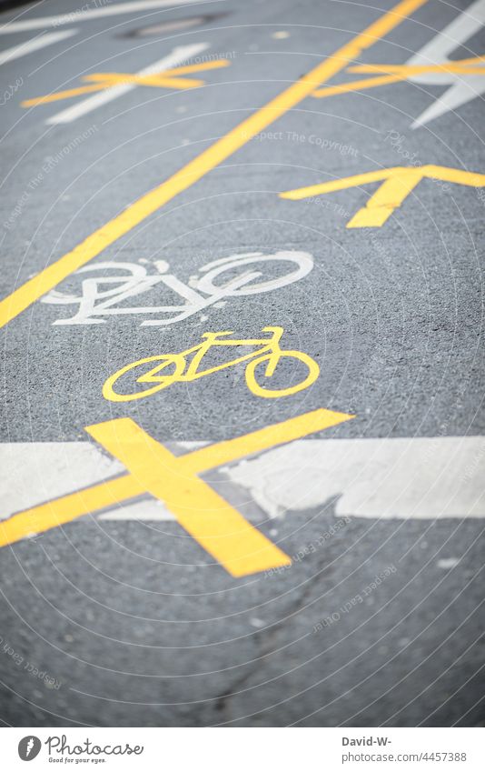 Road marking - Bicycle and arrows - Markings on a road - Traffic regulation Sign Street Arrow Road traffic Cycle path cycle path Lane markings Direction Town