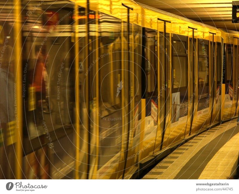 U2 Town Underground Pankow Alexanderplatz Yellow Station Transport Berlin