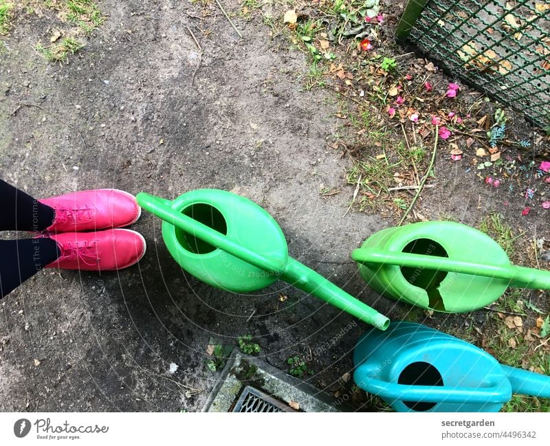 [Teufelsmoor 2021] Colour flash (Worpswede influence) Footwear Cemetery cemetery gardener pink Green Blue feet Bird's-eye view Watering can do gardening work