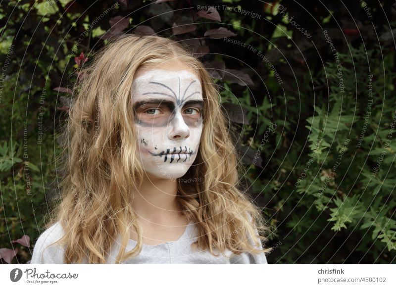 Girl creepy make up portrait Child Face Eyes Looking Hair and hairstyles Infancy Hallowe'en Creepy horrendous Fear Looking into the camera Make-up