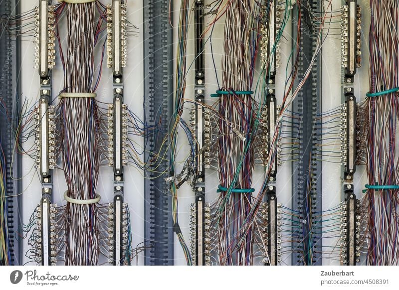 Wiring harness and cable distributor with board holders wiring harness Connector Plug connection technique control stream Electric Electricity Cable Energy