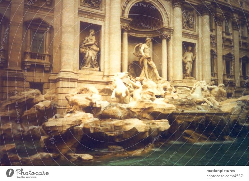 Rome Trip 2002 - Fontana di Trevi Trevi well Fountain Well Ancient Rome