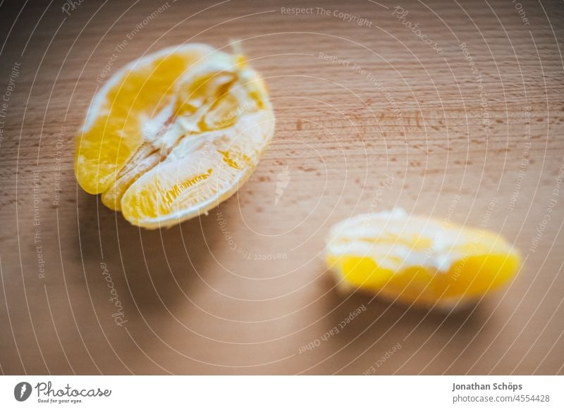 Tangerines on the table mandarins Table Christmas & Advent fruit salubriously vitamins Orange Wooden table Close-up Yellow Food Fruit Fresh Healthy Eating