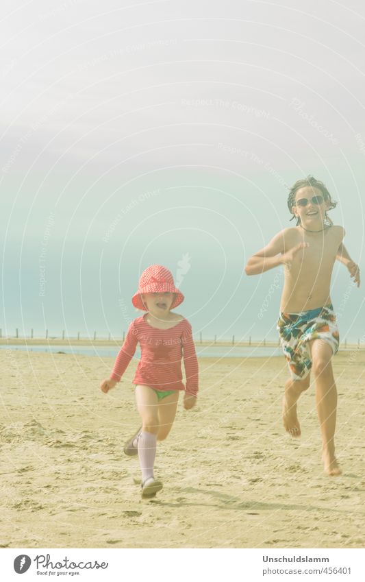 ...the last one is bitten by seagulls! Playing Children's game Vacation & Travel Summer vacation Beach Ocean Human being Girl Boy (child) Brothers and sisters