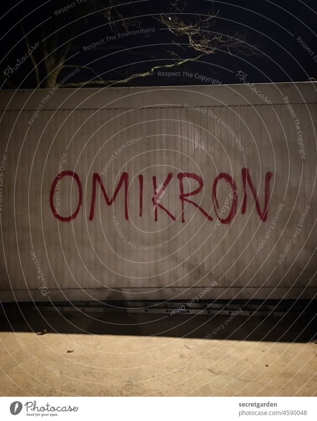 Vaccination opponents Omicron Sars-CoV-2 Sick Illness Virus pandemic Epidemic coronavirus Risk of infection COVID Infection Protection Healthy Corona virus