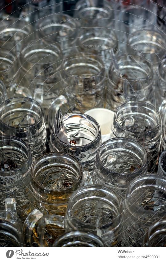 Many empty and half-empty beer glasses are assembled, in some there is cutlery Beer Beer garden Beaker Drinking Beverage out remnants Cup Cutlery Crockery