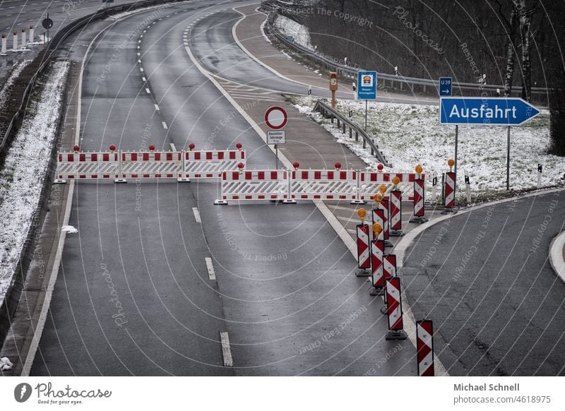 Closed freeway (A45, closure due to dilapidated frame bridge between Hagen and Lüdenscheid) Construction site blocking Barred blocked road closed freeway