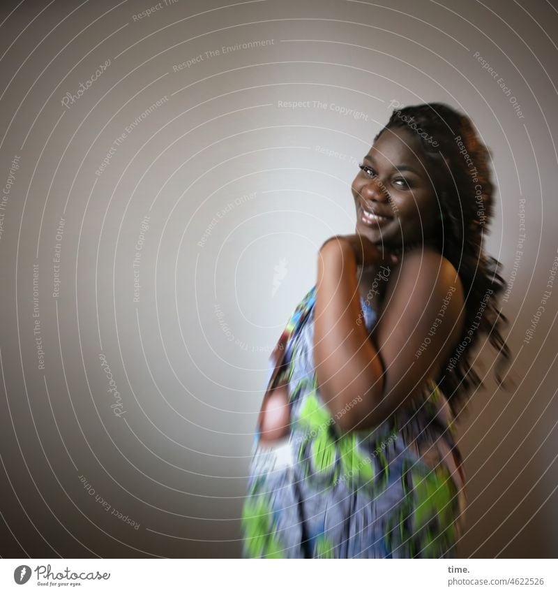 happy today Smiling Woman Feminine Laughter Rag Long-haired Dark-haired variegated arm fortunate Wall (building) daylight